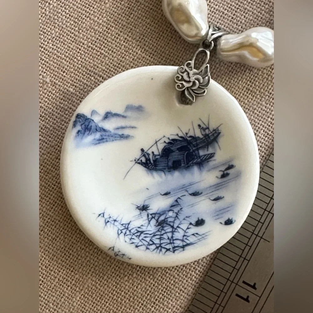 22 inch Porcelain and Pearls bead necklace NWOT - Picture 4 of 14